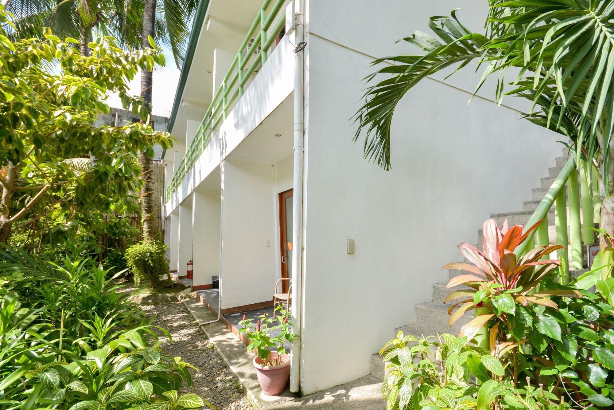 Reddoorz Plus @ Secret Garden Boracay Balabag  Экстерьер фото