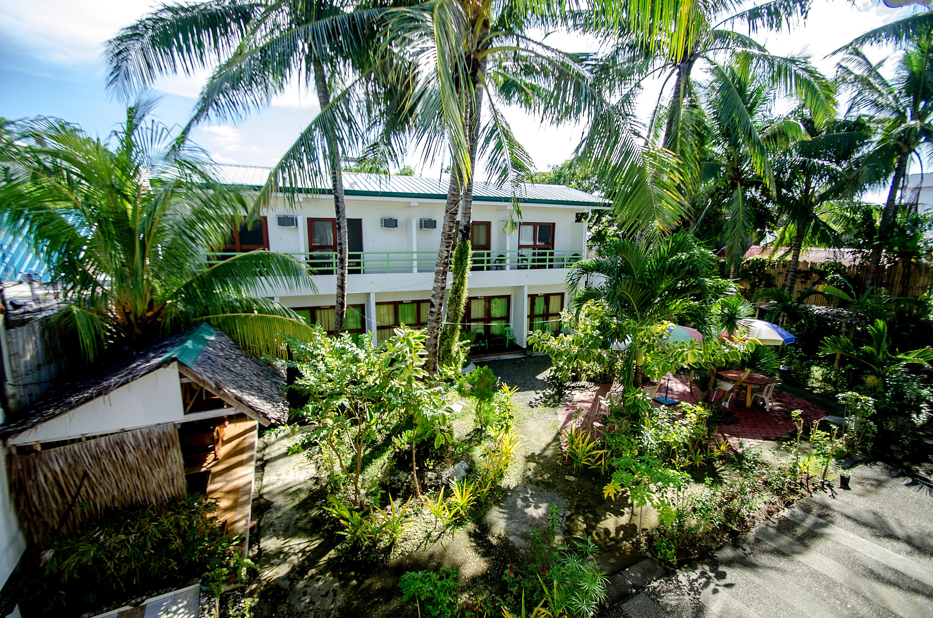 Reddoorz Plus @ Secret Garden Boracay Balabag  Экстерьер фото
