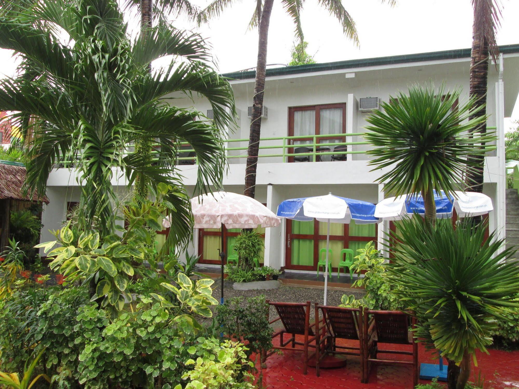 Reddoorz Plus @ Secret Garden Boracay Balabag  Экстерьер фото